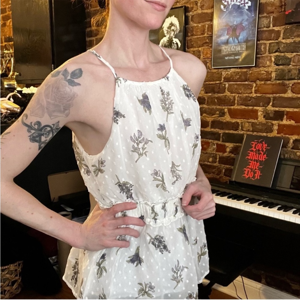 Francesca’s Floral Sleeveless Top XS